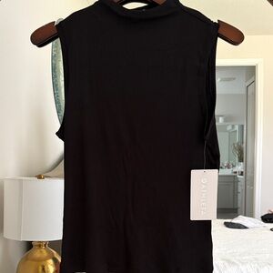 Athleta Women's signature ribbed long mock neck tank